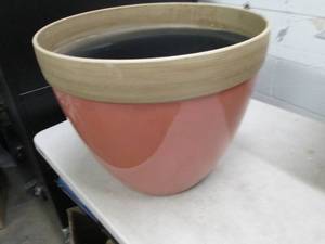 lot 256 image: 20 inch planter, canyon sunset colo...