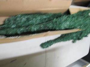 lot 261 image: Easy set up fake Christmas tree, si...
