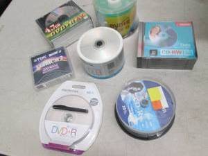lot 297 image: Box of misc blank dvd and cd disc a...