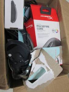 lot 333 image: 18 Box of computer mice, with and ...