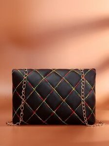 lot 4 image: Quilted Chain Crossbody Bag