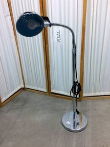 lot 37 image: Retro Chrome Gooseneck Medical Examination Light - Great Working Condition