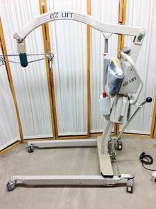 MSRP $6500 MCKESSON EZ WAY Easy Way Battery Powered Electric EZ Lift 400 lb Capacity Patient Loved One Transfer From Floor Lift With BATTERY, CHARGER, NEW SLING &amp SCALE - GREAT WORKING CONDITION