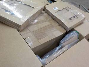 lot 100 image: Case of Deli brown and white Boxes ...