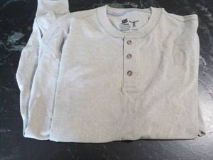 lot 69 image: Long Sleeved Beefy size XL Top...