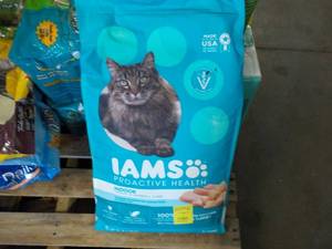 lot 141 image: IAMS 16 lb. Bag Protective Health f...