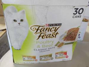 lot 168 image: Purina Fancy Feast 30 cans Cat Food...
