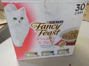 lot 169 image: Purina Fancy Feast 30 cans Cat Food...