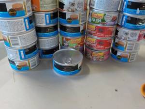 lot 173 image: 26 Cans Cat Food...