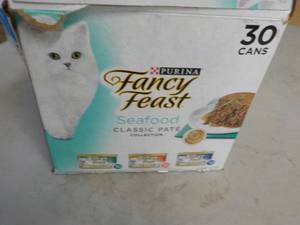 lot 187 image: Fancy Feast 25 cans Cat food...