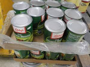 lot 191 image: 22 - 14.5 oz Cans Libbys Green Bea...
