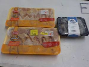 lot 238 image: 2 Frozen pkgs Tyson Chicken Drumsti...