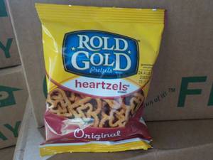 lot 311 image: 6 Cases- 40 Bags each Heartzels pas...