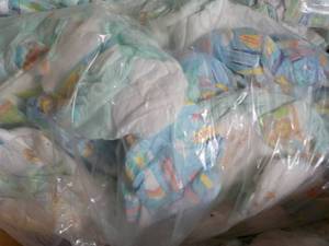 lot 315 image: Bag of 100 or so Newborn - 3 month ...