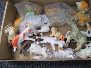 lot 65 image: 4- 20 pc Animal Party Favors...