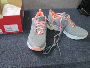 lot 107 image: Skechers Comfy Wave Ladies 7.5 open...