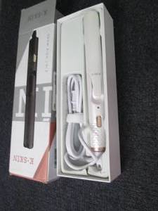 lot 114 image: K-Skin 2 in 1 Hair Wand open box, h...