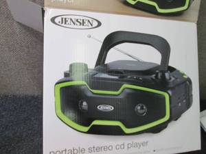 lot 116 image: Jensen Portable Stereo CDMP3 Playe...