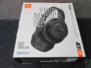 lot 135 image: JBL Tune 750BTNC Over-the-Ear Noise...