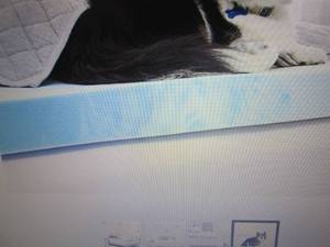 lot 143 image: Comfort Revolution 3 Gel-Infused M...