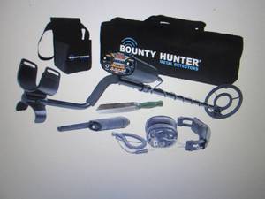 lot 161 image: Bounty Hunter Landstar Metal Detect...