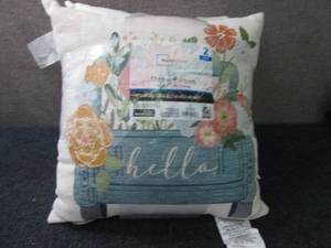 lot 172 image: 2 - NWT Mainstays 17x17 inch Throw ...