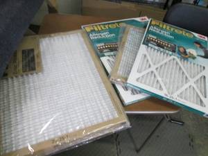 lot 210 image: 9 Assorted 3M Filtrete Filters...