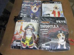 lot 222 image: 4 Assorted Spooktacular Creations S...