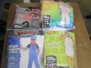 lot 228 image: 4 Assorted Spooktacular Creations C...
