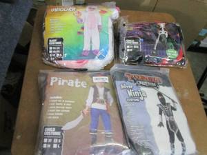 lot 229 image: 4 Assorted Spooktacular Creations C...