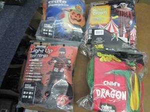 lot 230 image: 4 Assorted Spooktacular Creations C...