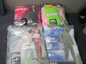 lot 236 image: 3 Assorted Spooktacular Creations A...