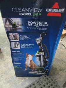 lot 267 image: Bissell CleanView Swivel Pet Uprigh...