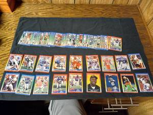 lot 46 image: 1990 Score Football Cards (see phot...