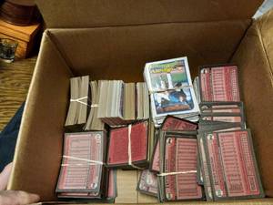 lot 41 image: 1989 Topps Baseball Cards (see phot...