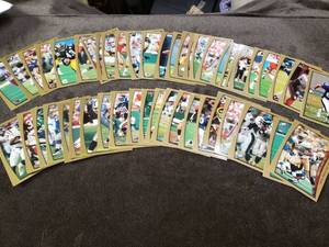 lot 201 image: 1998 Topps NFL Football Card Variet...