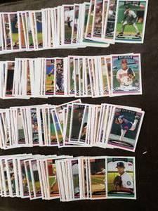 lot 230 image: 2006 Topps MLB Baseball Card Collec...