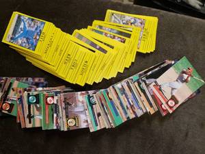 lot 233 image: 1991 Fleer MLB Baseball HOF and Roo...
