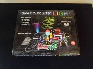 lot 225 image: Snap Circuits Light Toy