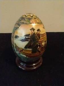 lot 250 image: Chinese Satsuma Egg