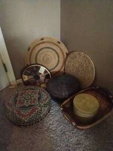 lot 259 image: Basket Lot