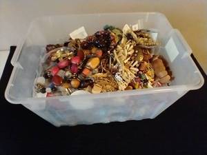 lot 274 image: 27 Quart Tote Full of Beads and Jewelry