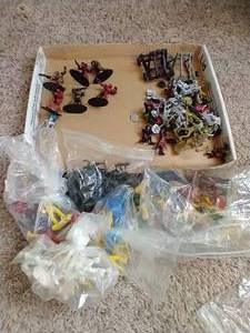 lot 319 image: Miscellaneous Toy Mini Figurines