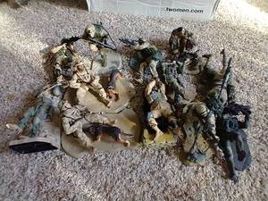 lot 330 image: Lot of 12 McFarlane Military Figurines
