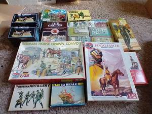 lot 331 image: Huge Lot of Miscellaneous Historical Model Kits