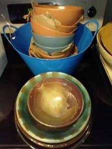 lot 347 image: Pottery & Stoneware Bowl Lot
