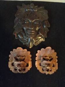 lot 360 image: 3 Wooden Wall Hangings