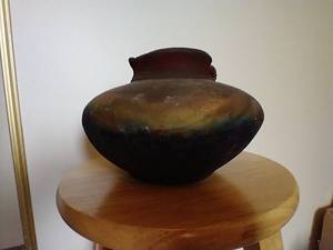 lot 368 image: Unique Pottery Bowl