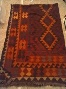 lot 375 image: Large Heavy Traditional Rug