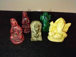 lot 381 image: 5 Small Asian Statues of Various Materials